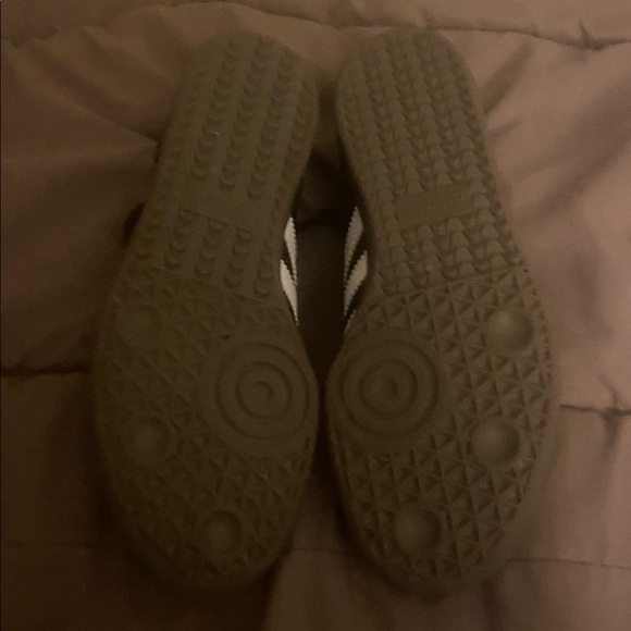 Adidas women’s Black Sneakers with White Stripes size 7 New without box - Picture 3 of 3